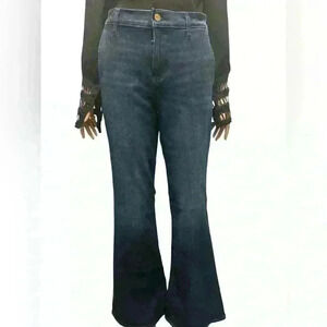 EXPRESS-women Mid Rise Dark Wash '70s Flare Jeans. Stretchy. Size: 6R